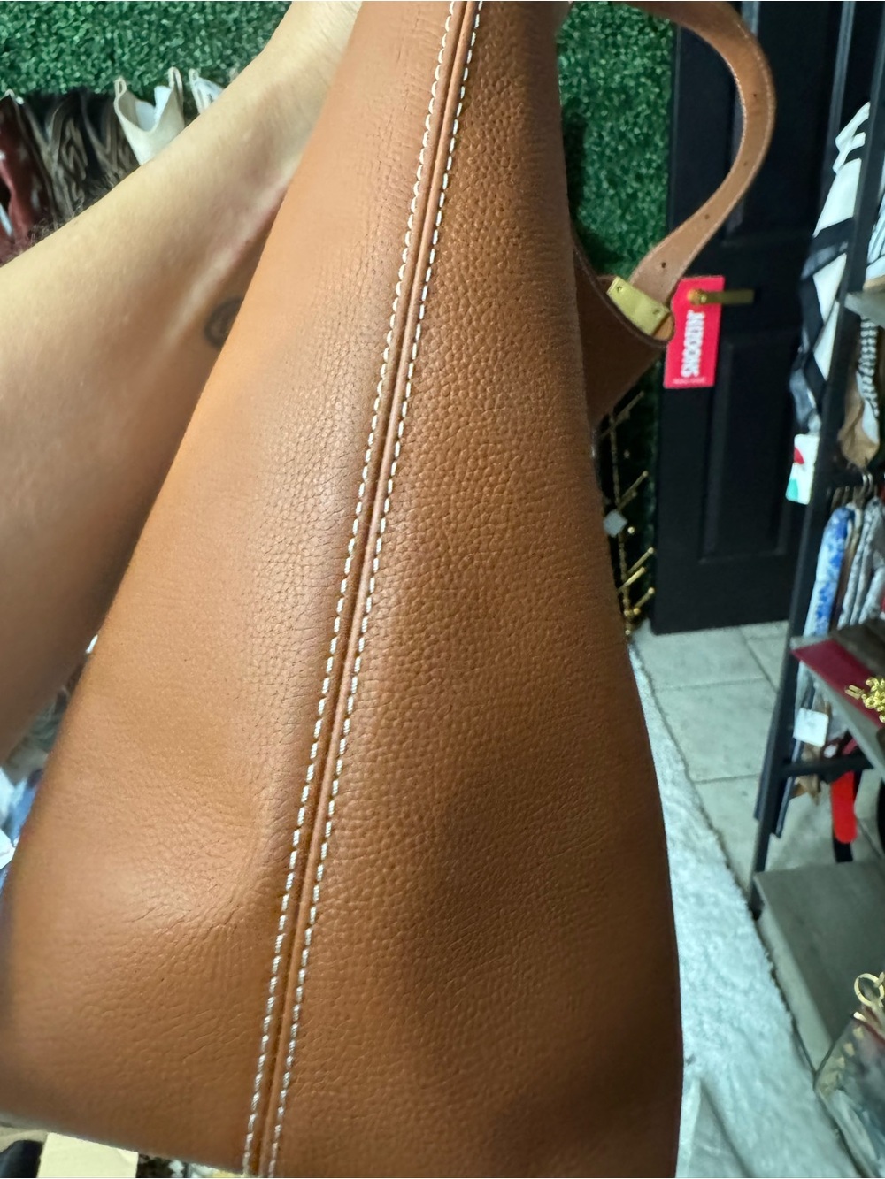 Classic Tan Leather Shoulder Bag - Timeless Everyday Tote